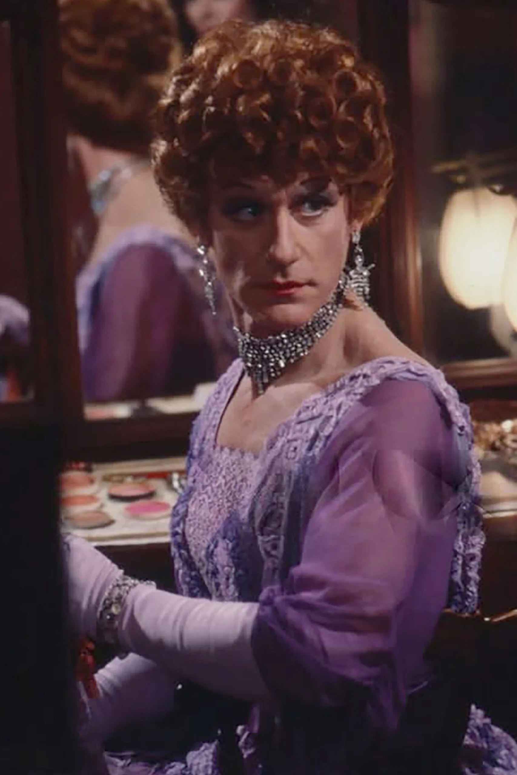 V 1982 Mae West Color
